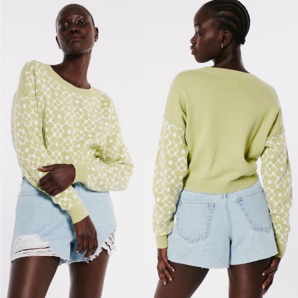 Hollister retro flower style cropped sweater, size large, great used condition
